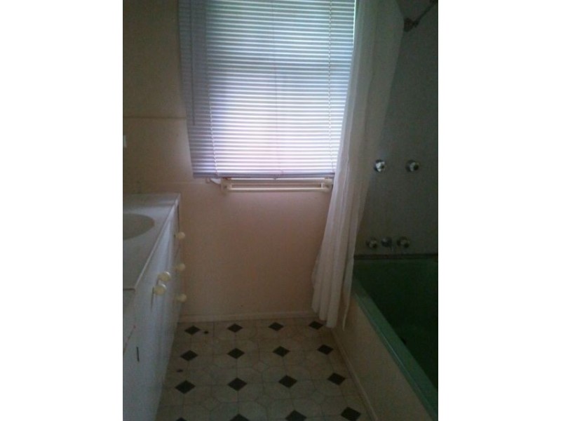 192 Russell Street, Newtown QLD 4350