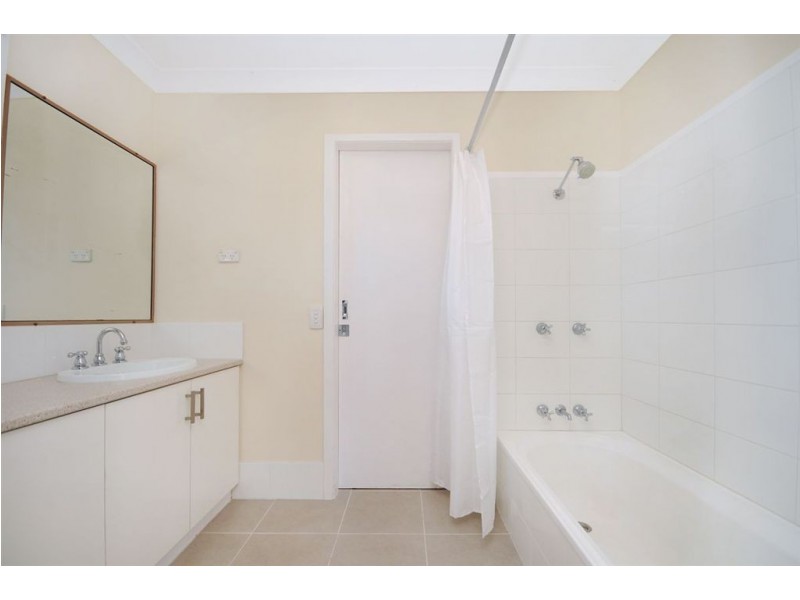 30 Blue Gum Drive, Newtown QLD 4350