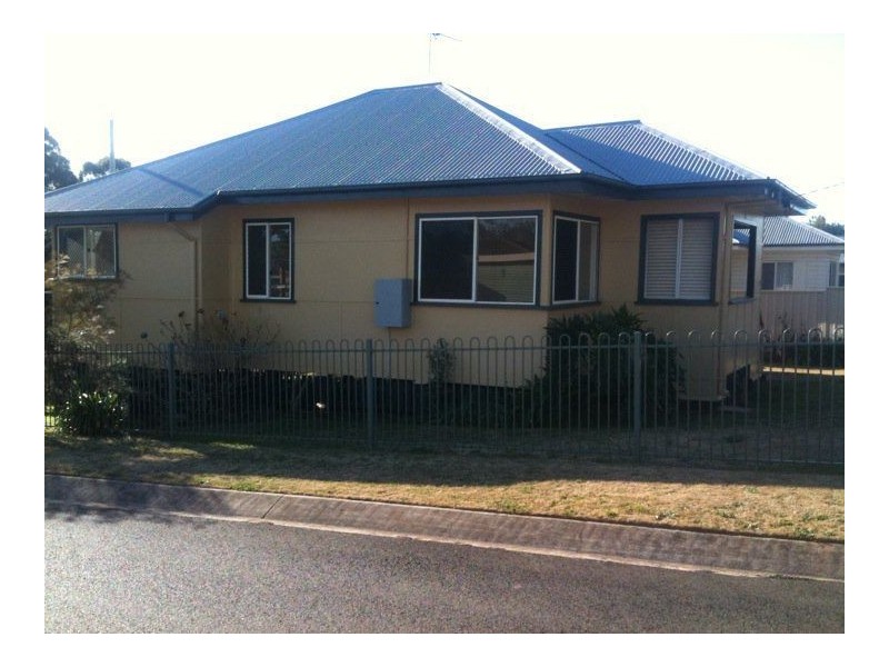 19 Peel Street, South Toowoomba QLD 4350