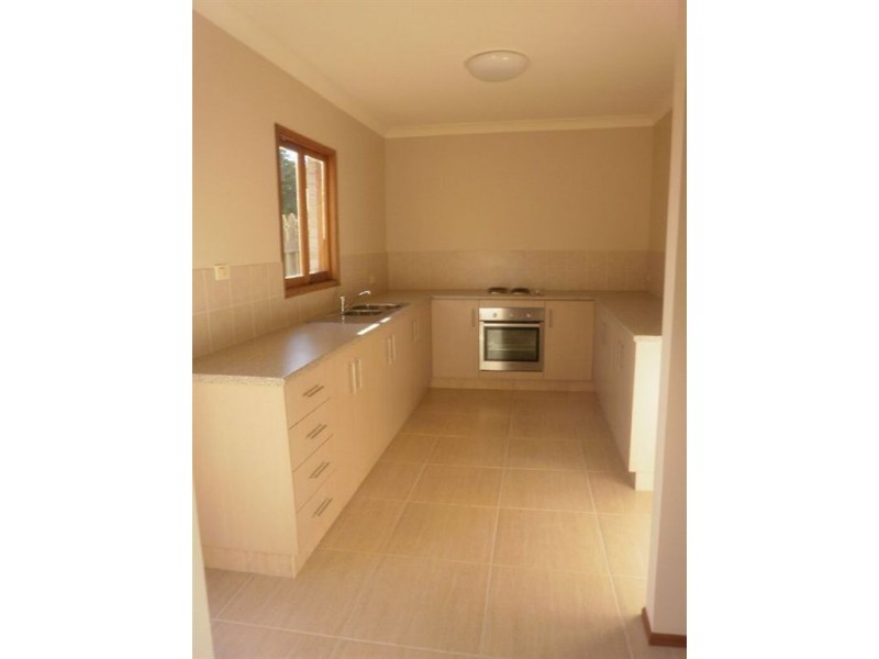 2/4 Creek Street, East Toowoomba QLD 4350