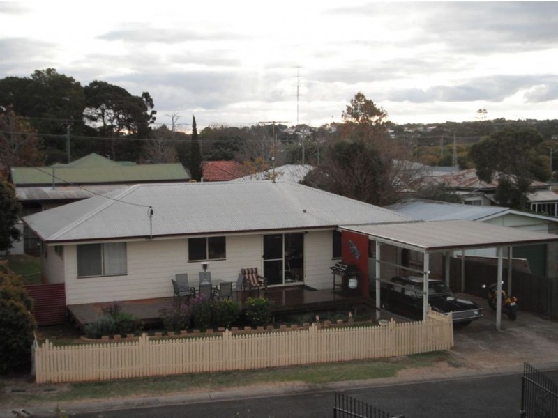 8 Monash Lane, Newtown QLD 4350