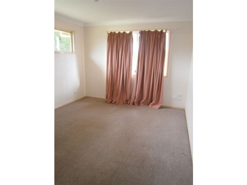 8 Monash Lane, Newtown QLD 4350