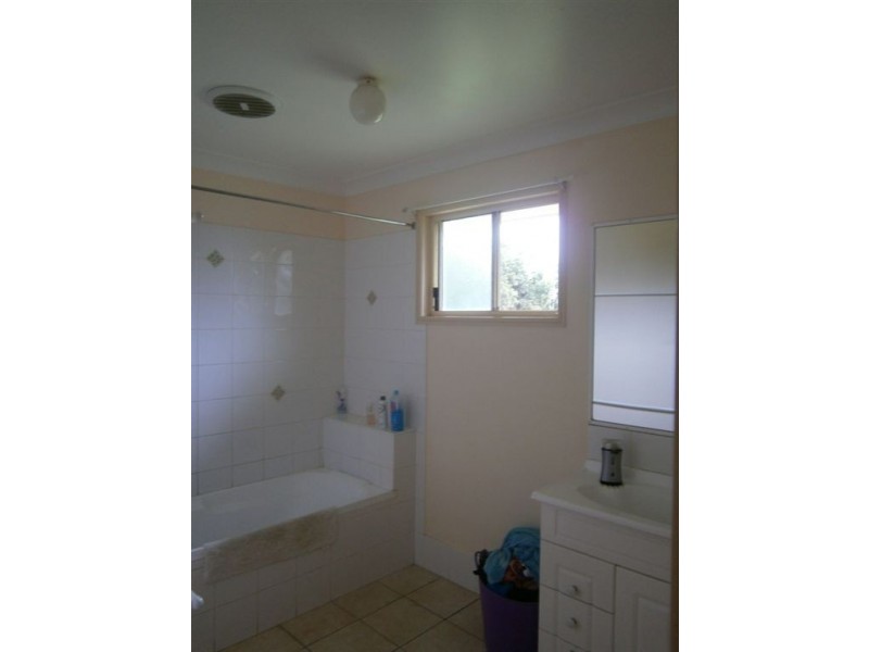 8 Monash Lane, Newtown QLD 4350