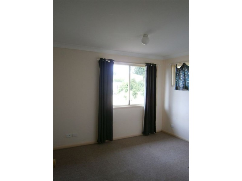 8 Monash Lane, Newtown QLD 4350