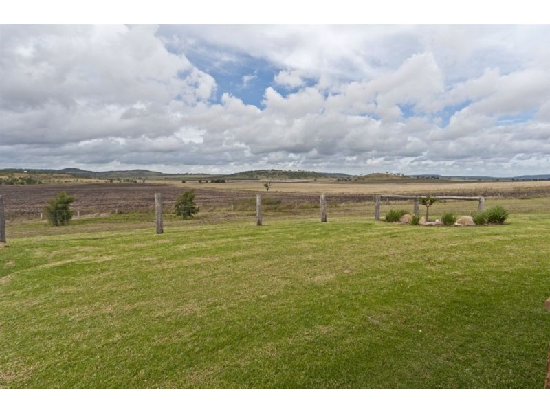 39 Erbacher Road, Hodgson Vale QLD 4352