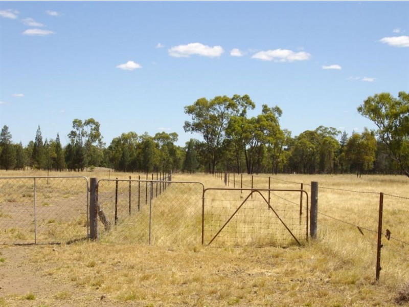 6 Crystal Creek Road, Dalby QLD 4405