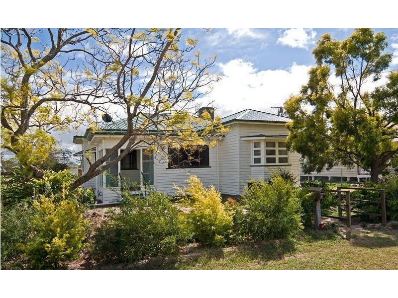17 Dalby Street, Jandowae QLD 4410