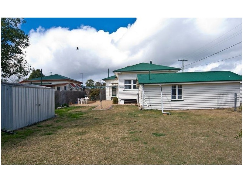 17 Dalby Street, Jandowae QLD 4410