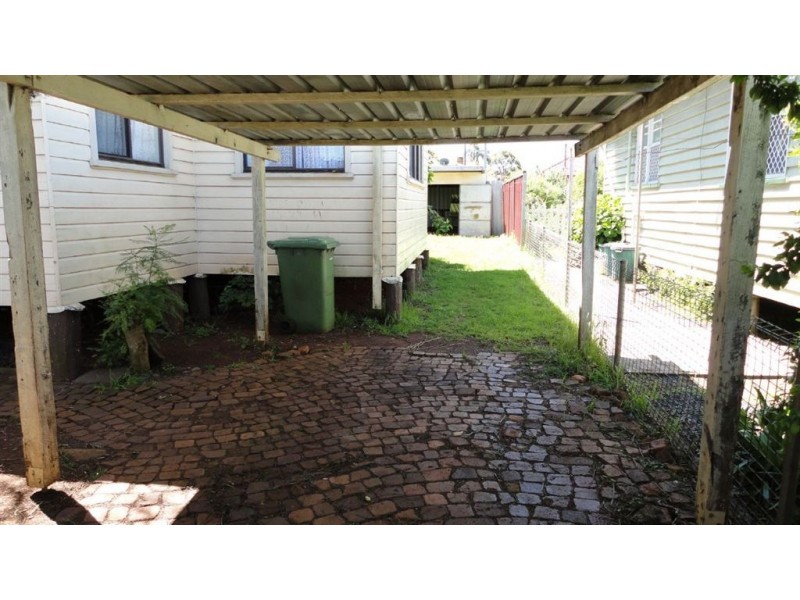 325 James Street, Harristown QLD 4350