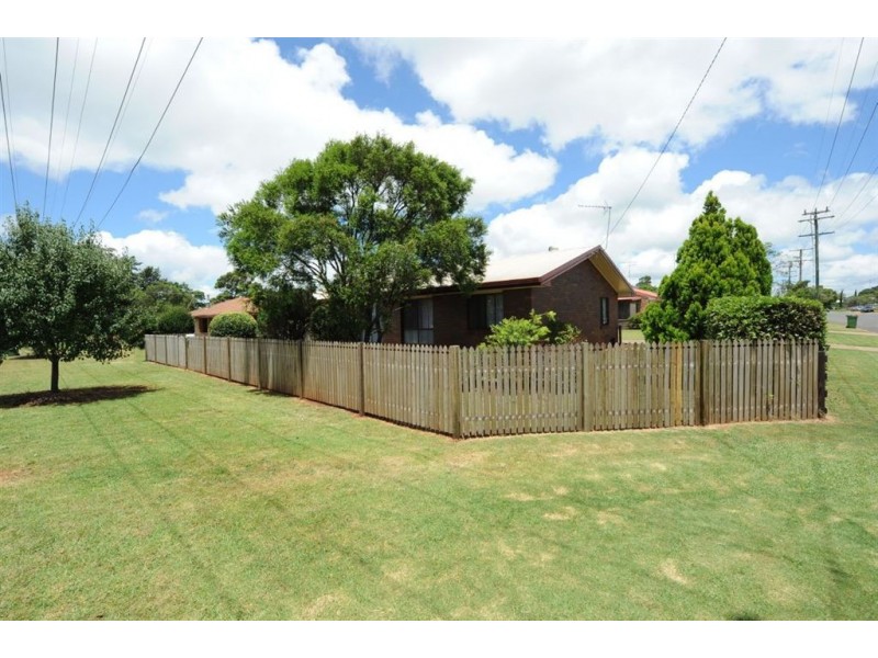 46 Tomkinson Street, Wilsonton QLD 4350