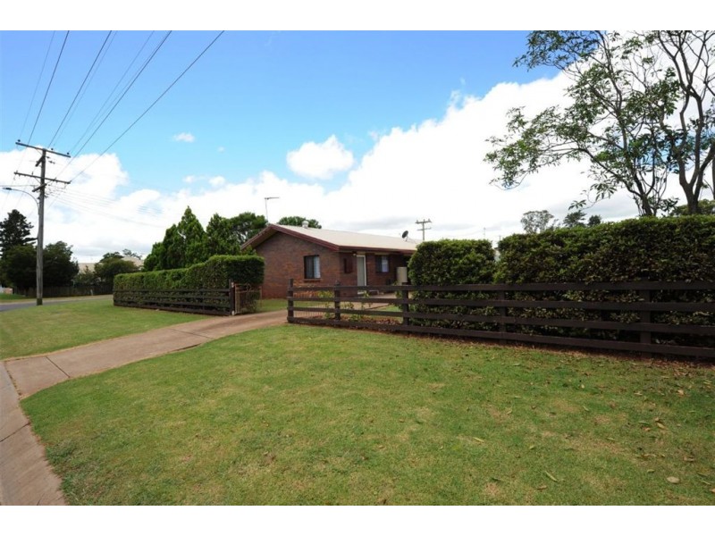 46 Tomkinson Street, Wilsonton QLD 4350