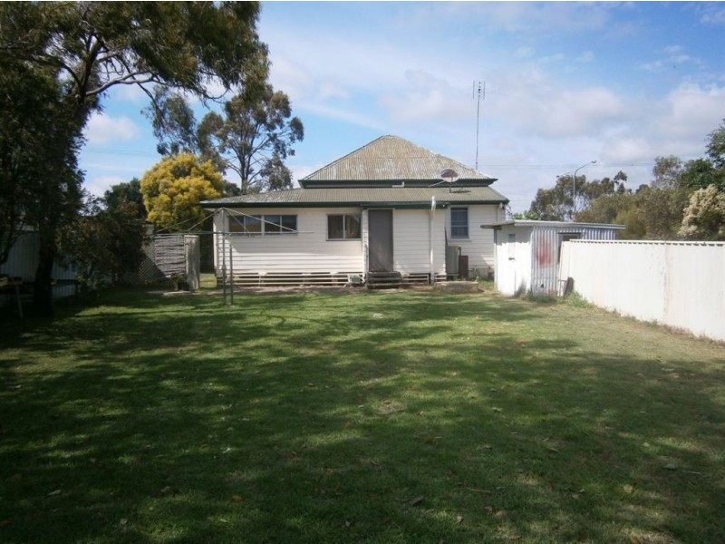 24 Eton Street, Cambooya QLD 4358