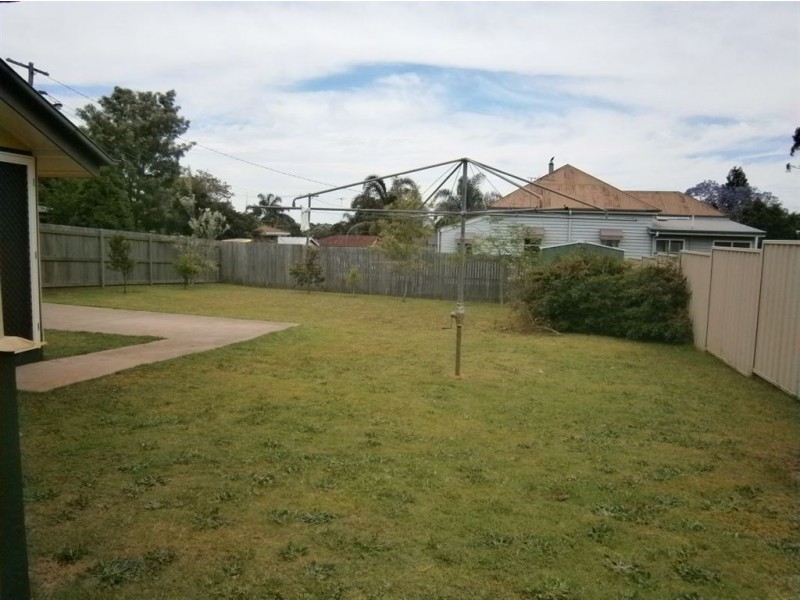 19 Peel Street, South Toowoomba QLD 4350