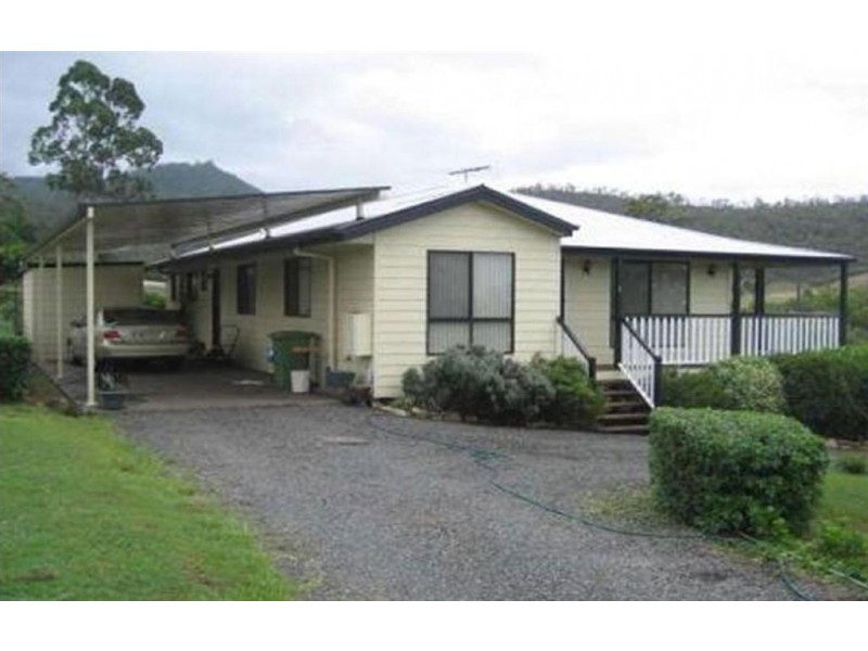 6 May Court, Withcott QLD 4352