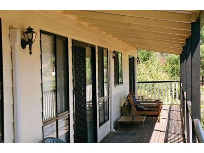 6 May Court, Withcott QLD 4352