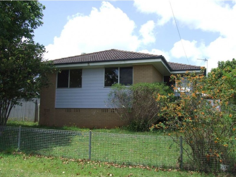 8 Kenora Court, Rockville QLD 4350