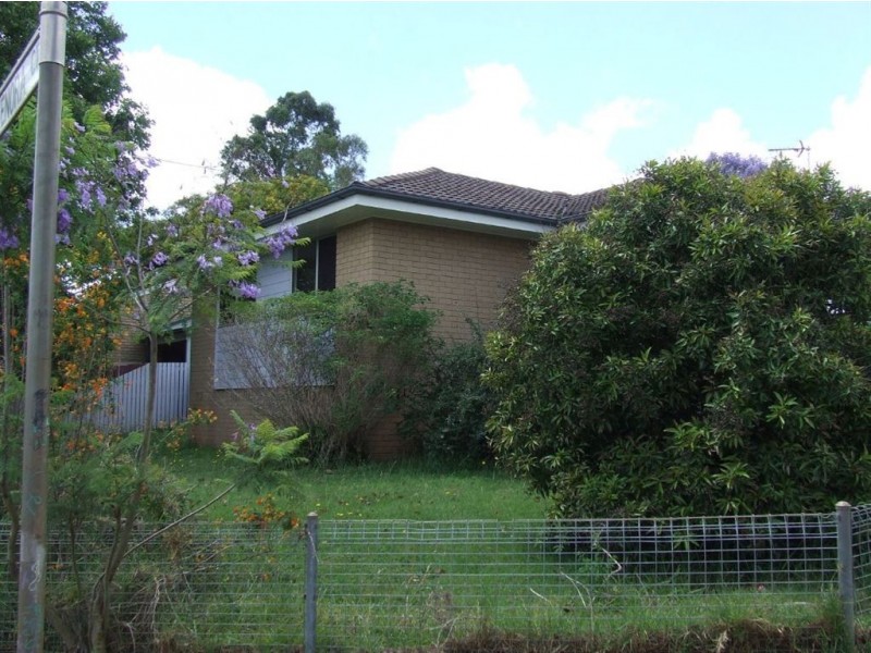 8 Kenora Court, Rockville QLD 4350