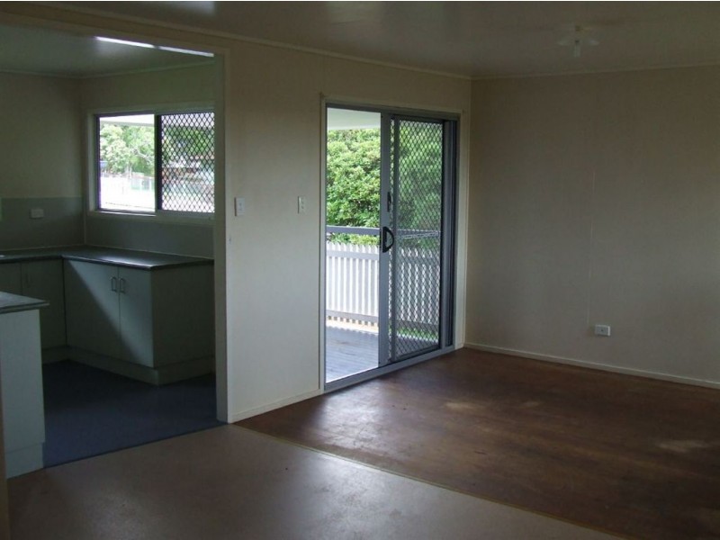 8 Kenora Court, Rockville QLD 4350