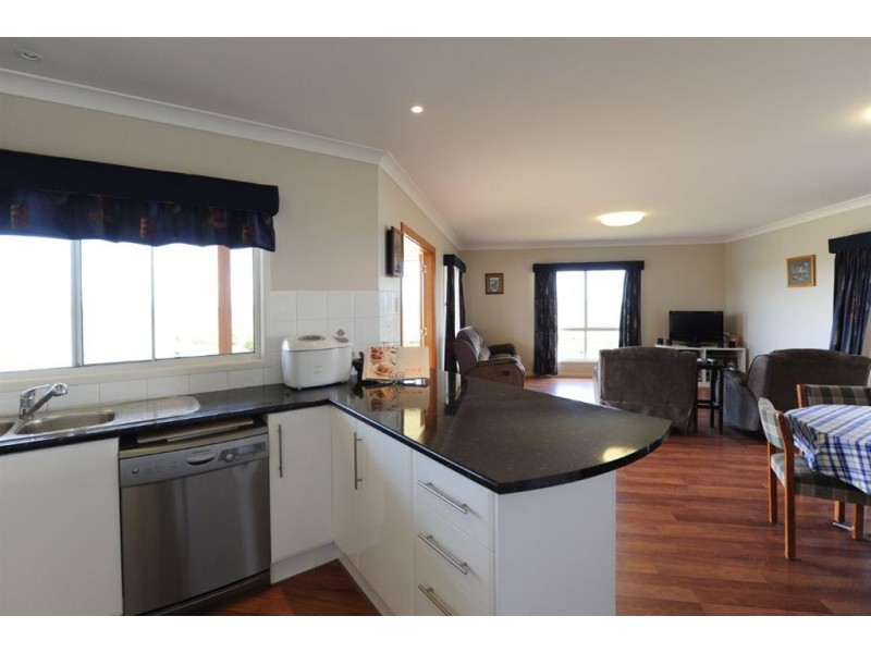 4 West View Court, Glencoe QLD 4352
