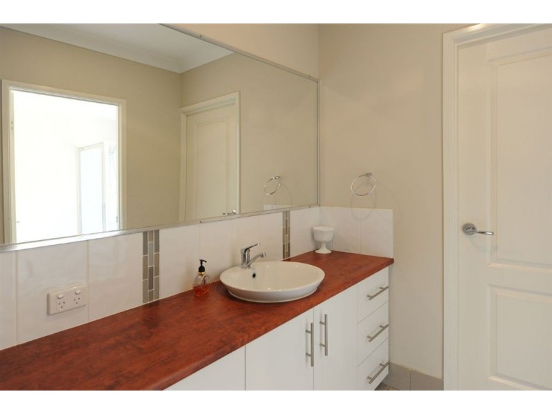 4 West View Court, Glencoe QLD 4352