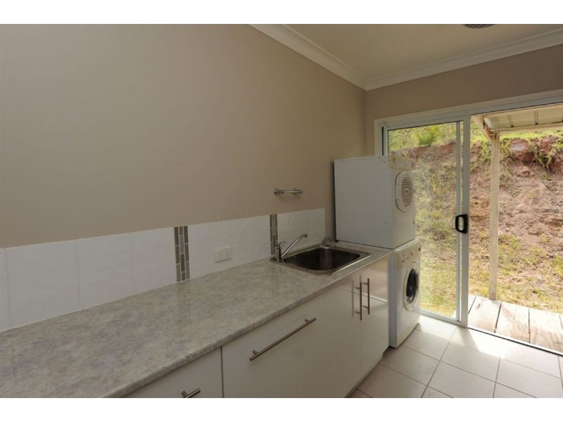 4 West View Court, Glencoe QLD 4352