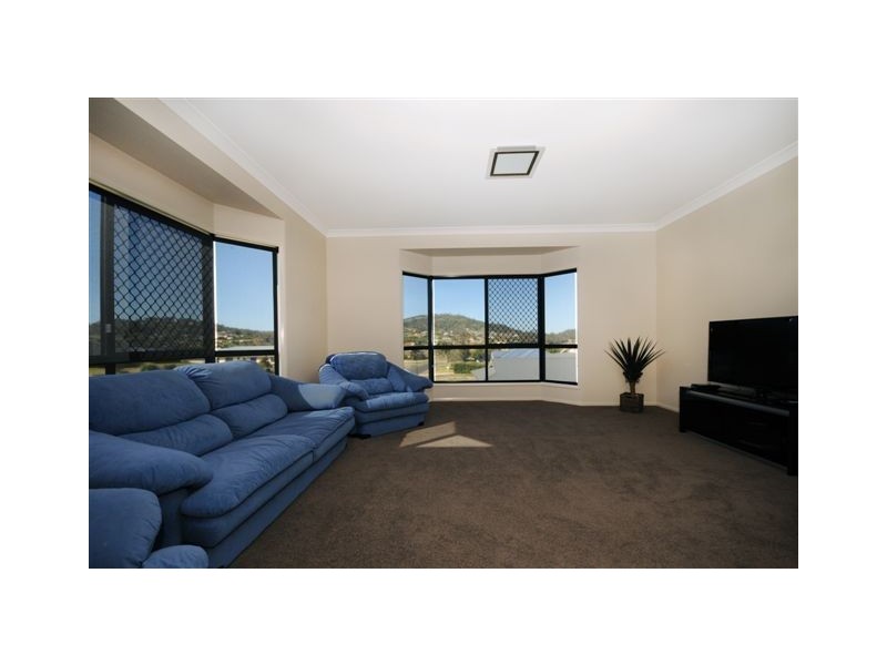 9 Kingston Road, Hodgson Vale QLD 4352