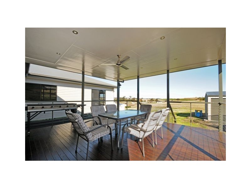 9 Kingston Road, Hodgson Vale QLD 4352