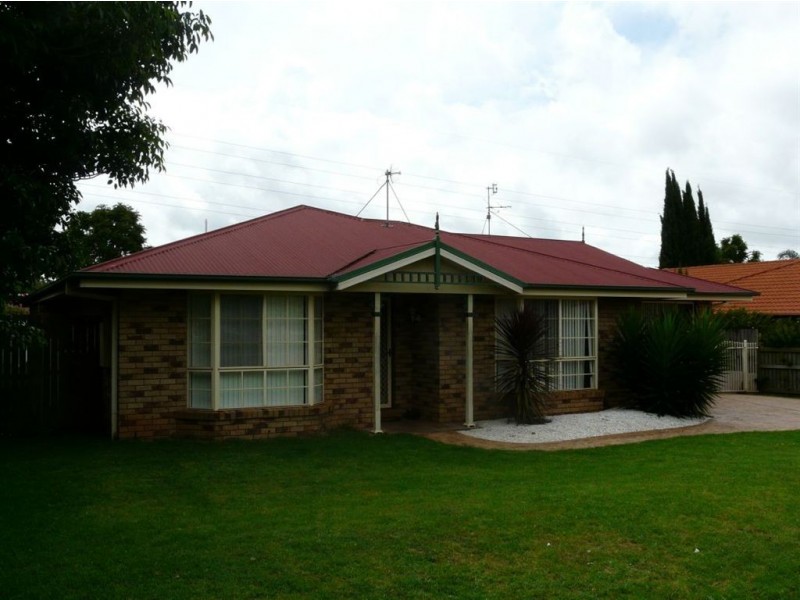 15 Emma Drive, Kearneys Spring QLD 4350