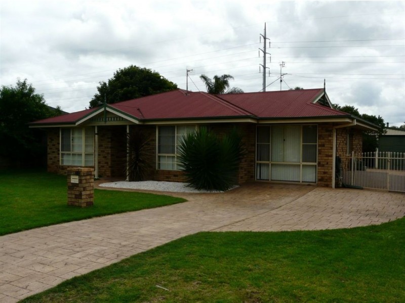 15 Emma Drive, Kearneys Spring QLD 4350