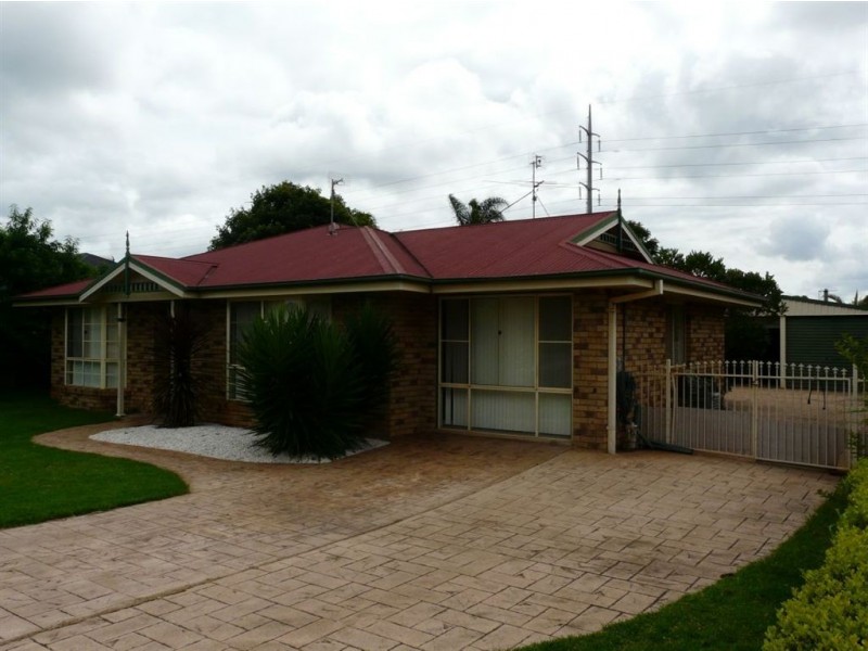 15 Emma Drive, Kearneys Spring QLD 4350