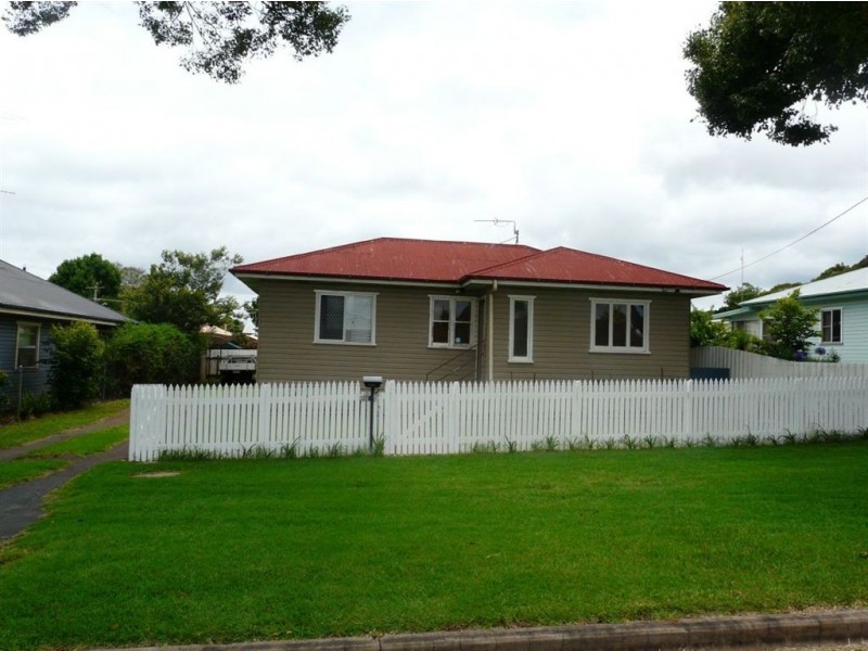 18 Gladstone Street, Newtown QLD 4350