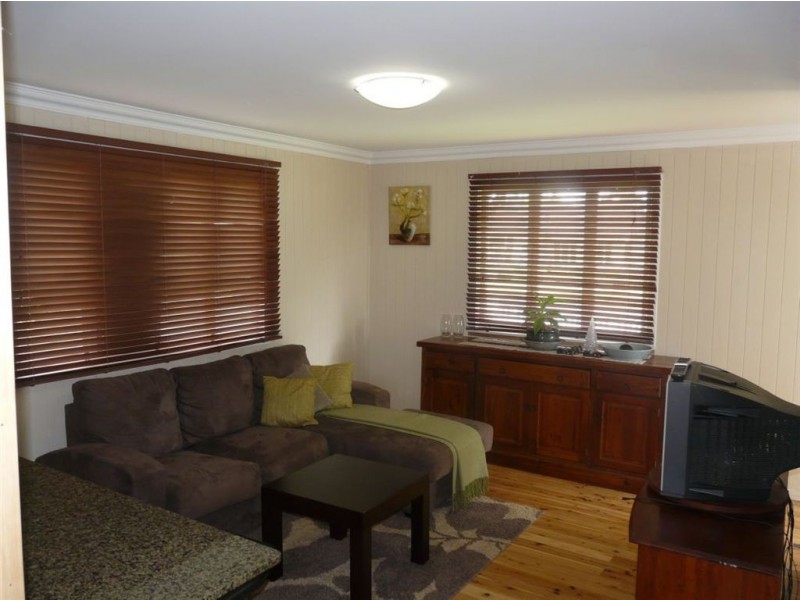 18 Gladstone Street, Newtown QLD 4350