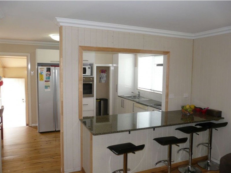 18 Gladstone Street, Newtown QLD 4350