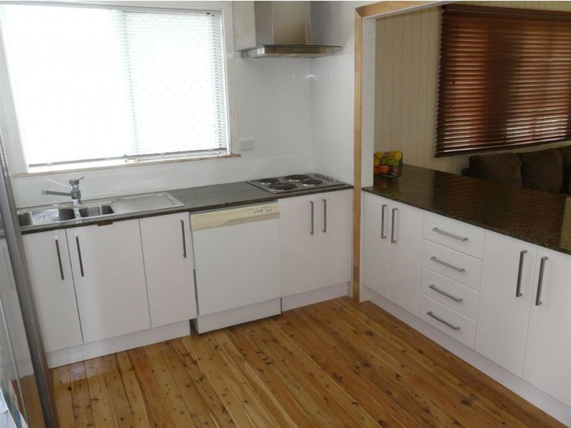 18 Gladstone Street, Newtown QLD 4350