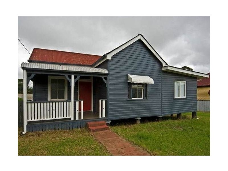 2 Glasgow Street, North Toowoomba QLD 4350