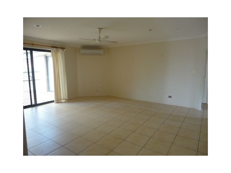 10 Maggie Court, Middle Ridge QLD 4350