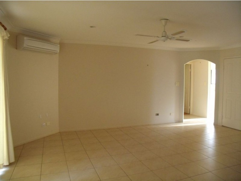 10 Maggie Court, Middle Ridge QLD 4350