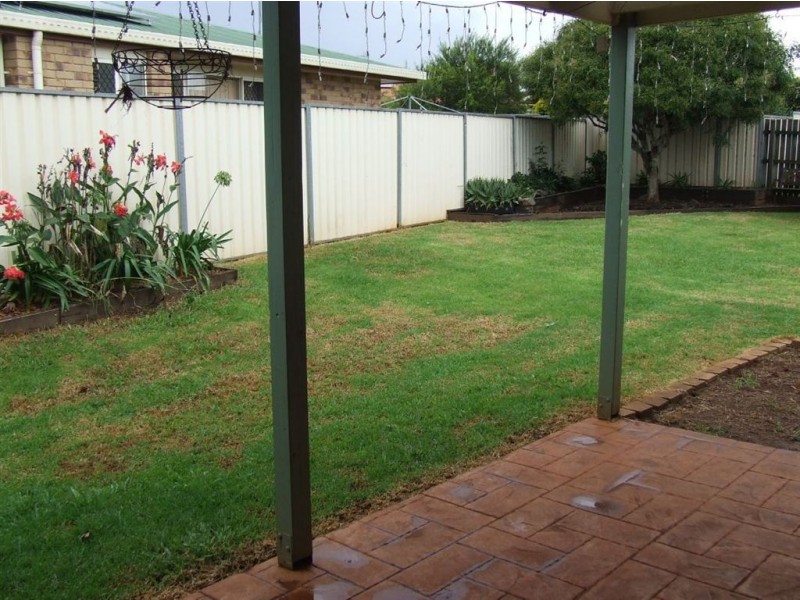 6 Malt court, Kearneys Spring QLD 4350