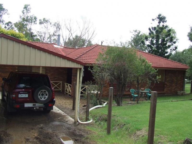26 Main Street, Meringandan QLD 4352