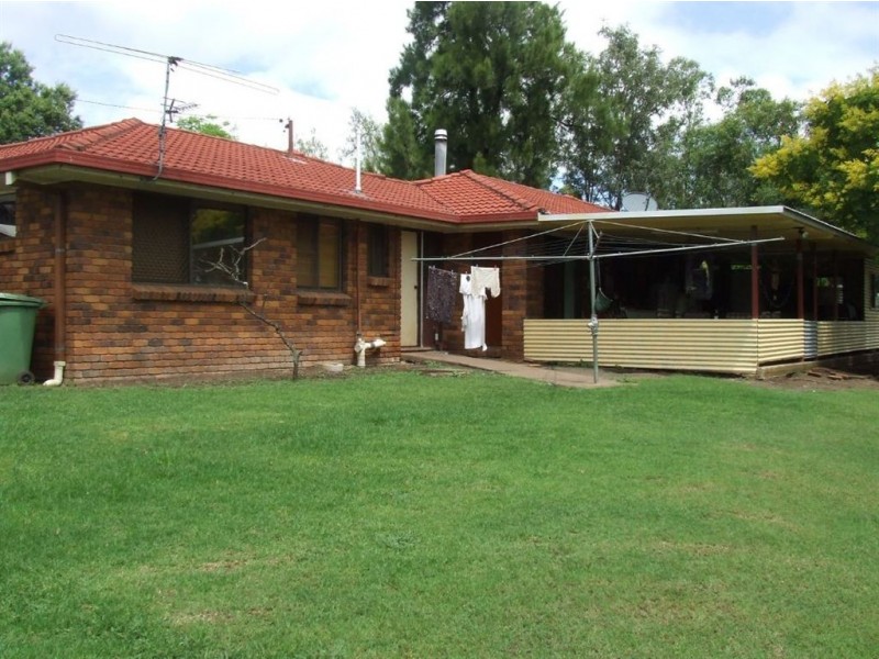 26 Main Street, Meringandan QLD 4352