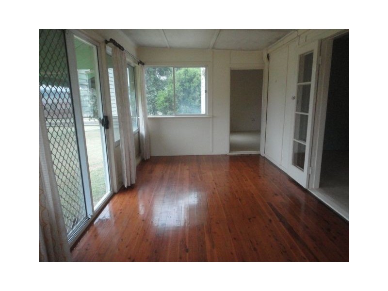 13328 New England Hwy, Cambooya QLD 4358