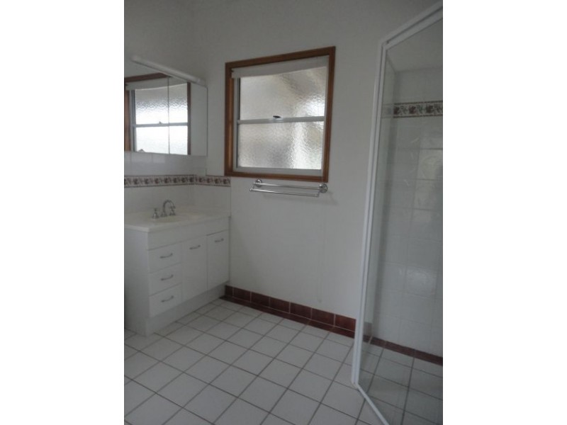 13328 New England Hwy, Cambooya QLD 4358