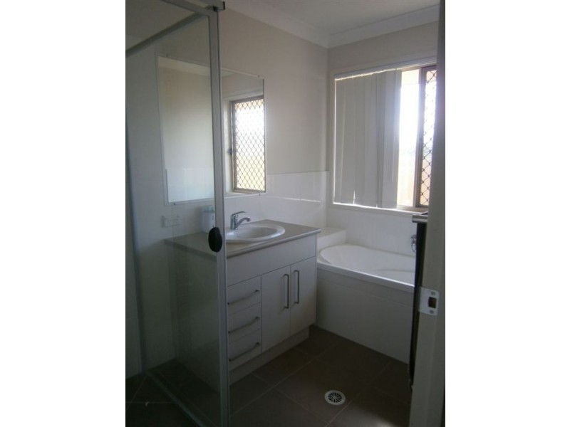 4 McMorrow Street, Kearneys Spring QLD 4350