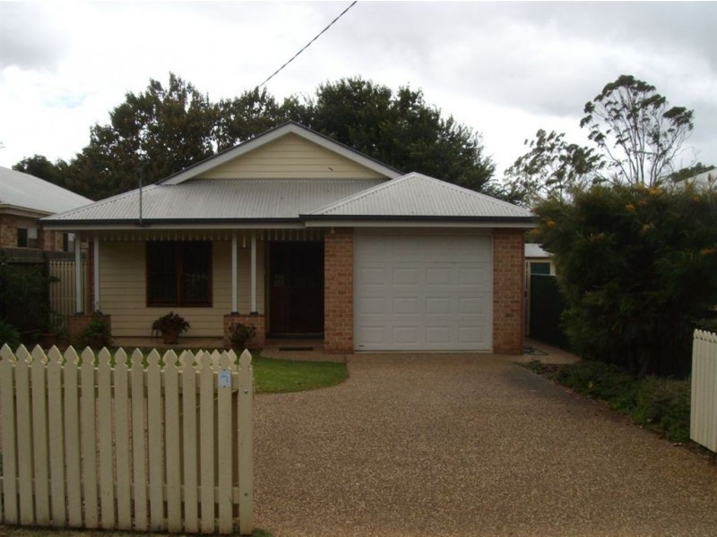 75a Taylor Street, Newtown QLD 4350