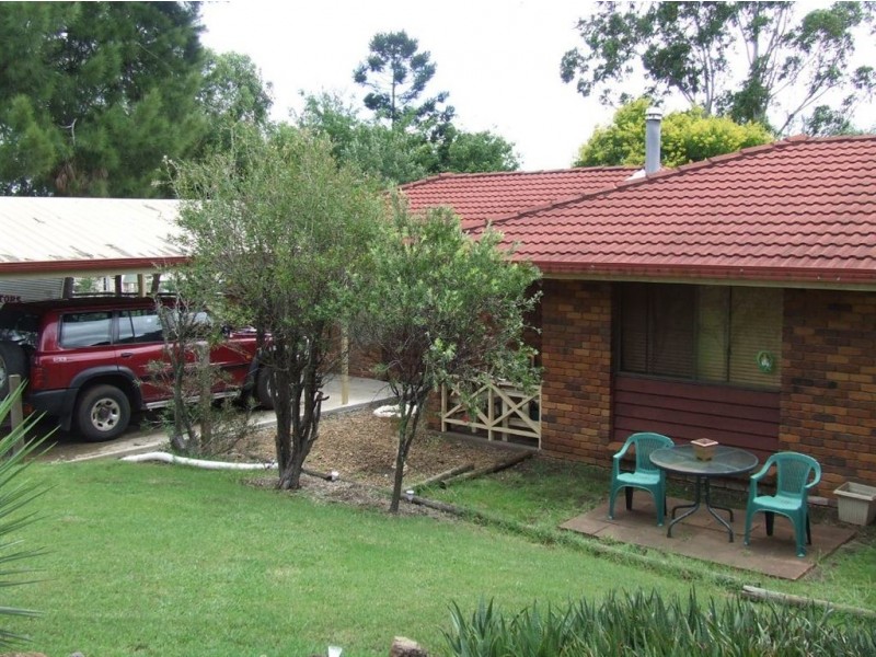 26 Main Street, Meringandan QLD 4352