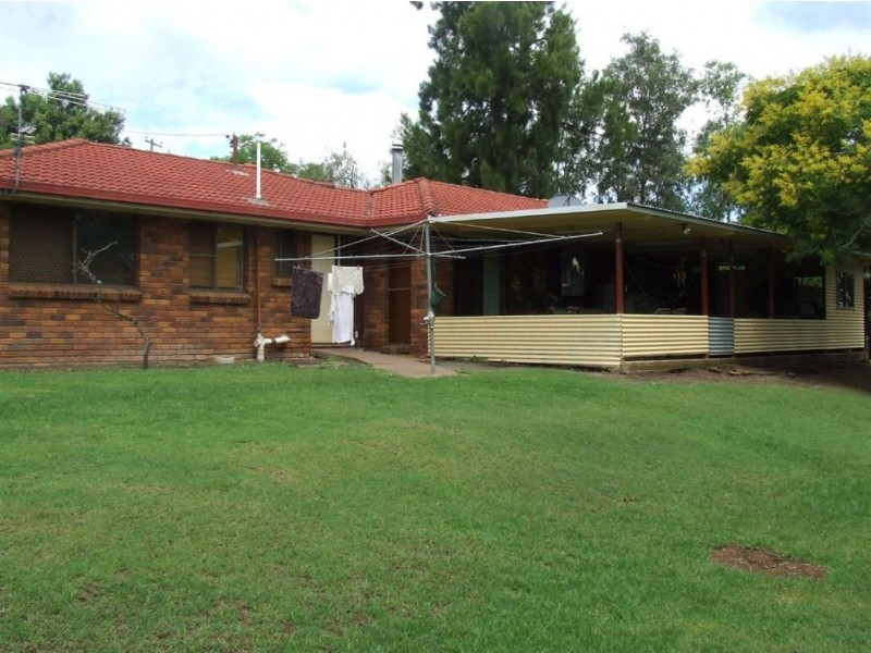 26 Main Street, Meringandan QLD 4352