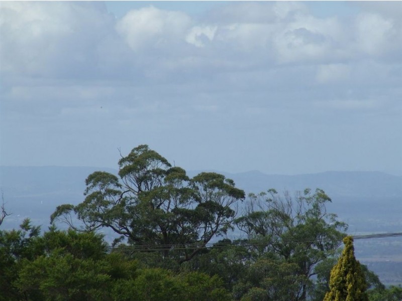 15 Bingara Street, Mount Lofty QLD 4350