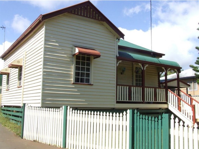 748 Ruthven Street, South Toowoomba QLD 4350