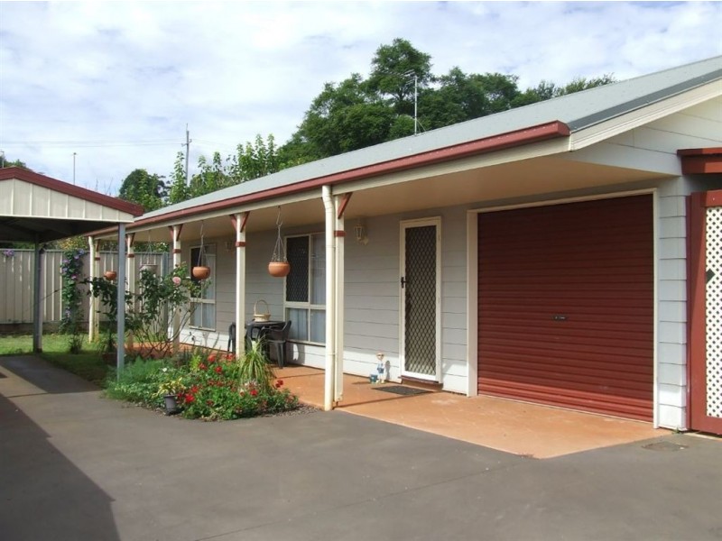 748 Ruthven Street, South Toowoomba QLD 4350