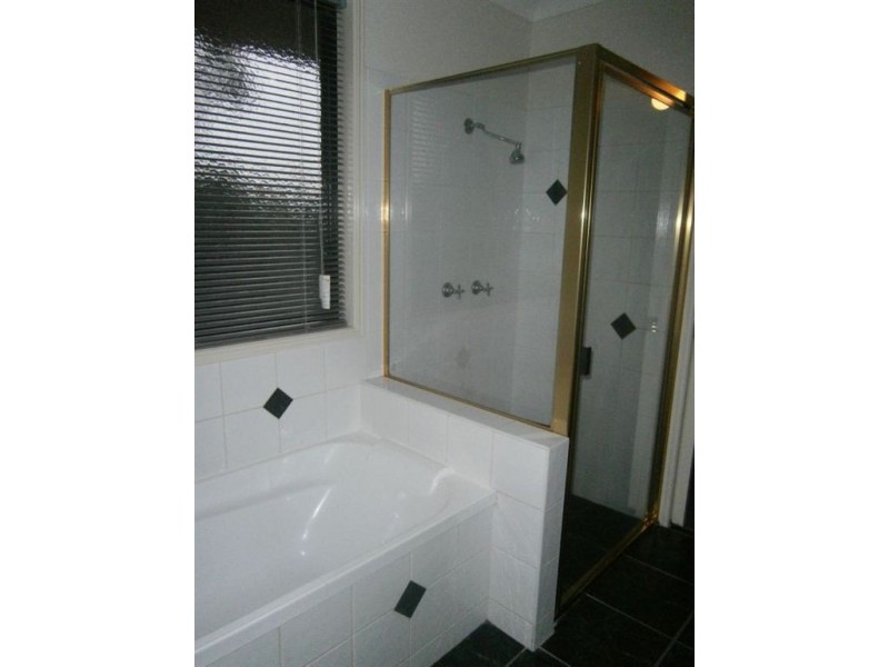 10 Malbec Street, Wilsonton QLD 4350